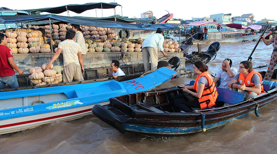 Cai Be floating market