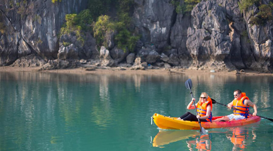 Vietnam Beach Tour kayaking