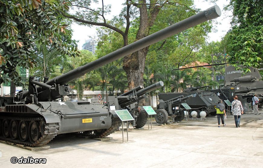 Ho Chi Minh City and Cu Chi Tunnels Tour