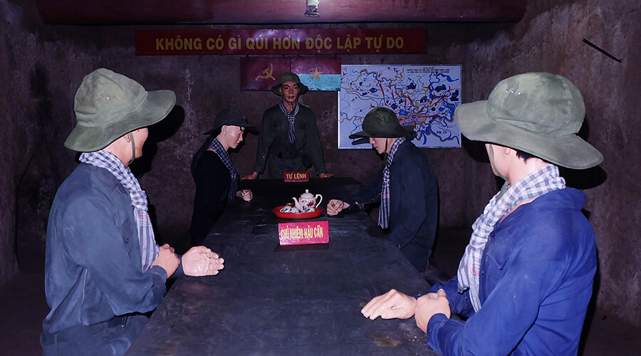commanding room in Cu Chi tunnels