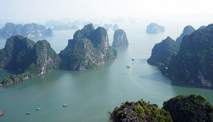 How to reach Ha Long Bay from Ha Noi and Ho Chi Minh?