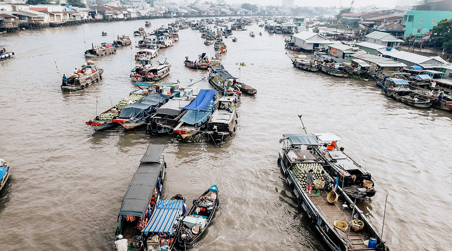 Cai Rang floating market