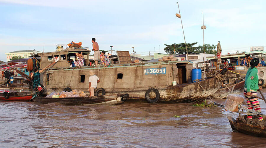 Cai Be floating market