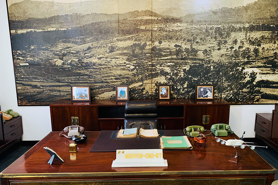 work desk for vice president in Independence Palace