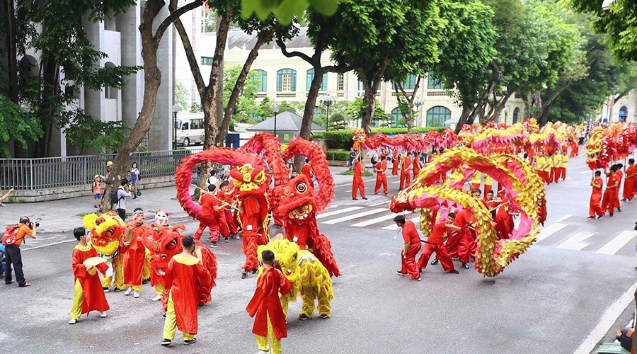 The 6 Vietnamese Public Holidays Dates & Meanings