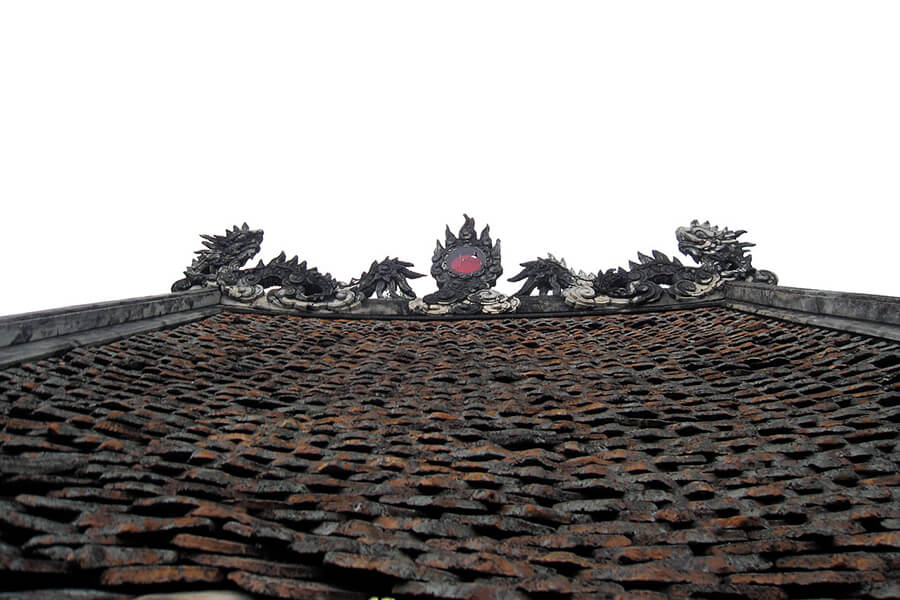 middle of roof in One Pillar Pagoda