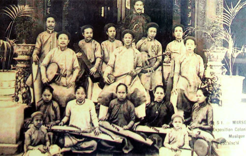 a band of Don Ca Tai Tu