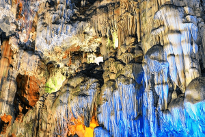 Thien Cung Grotto