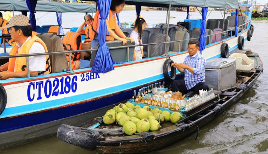 Cai Rag floating market