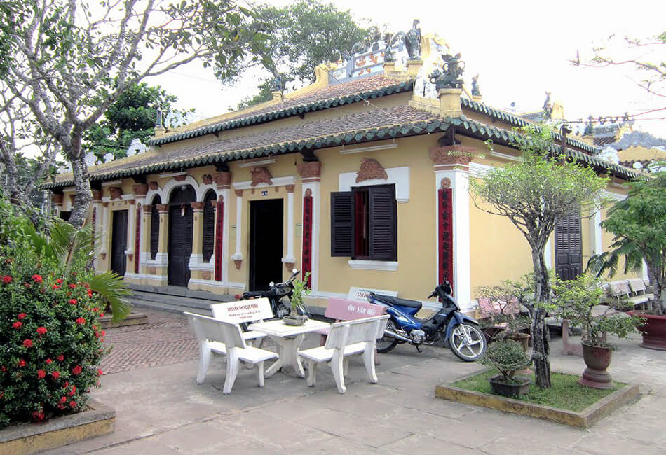 Binh Thuy temple