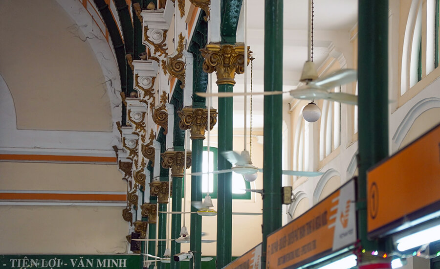 admire Ho Chi Minh Post office