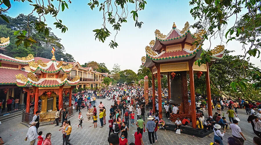 festival in Ba Den Mountain