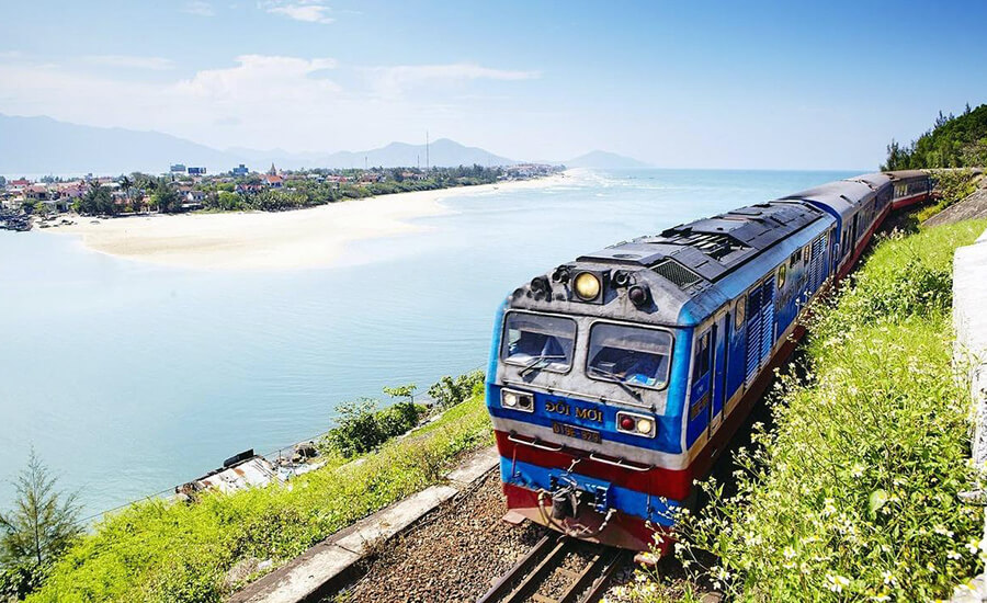 train to Nha Trang