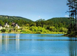 Tuyen Lam Lake