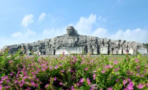 Monument of Mother Thu