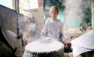 Tuy Loan rice paper craft village