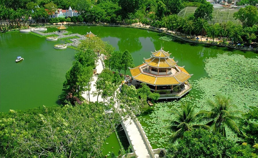 Cuu Khuc Bridge in Dam Sen