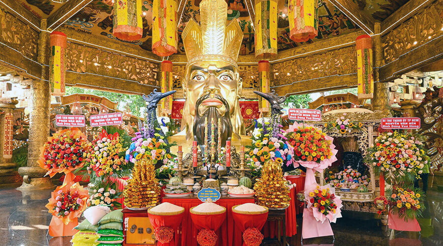 Hung King temple in Suoi Tien