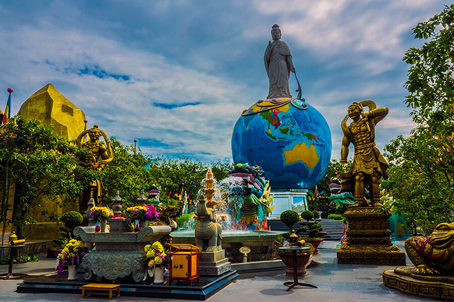 Suoi Tien park in Saigon