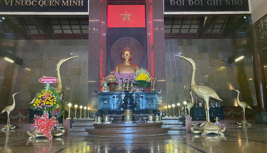 Main temple of Ben Duoc
