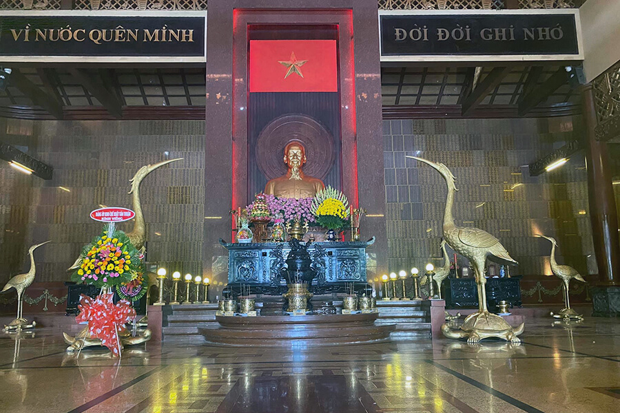 Main temple of Ben Duoc