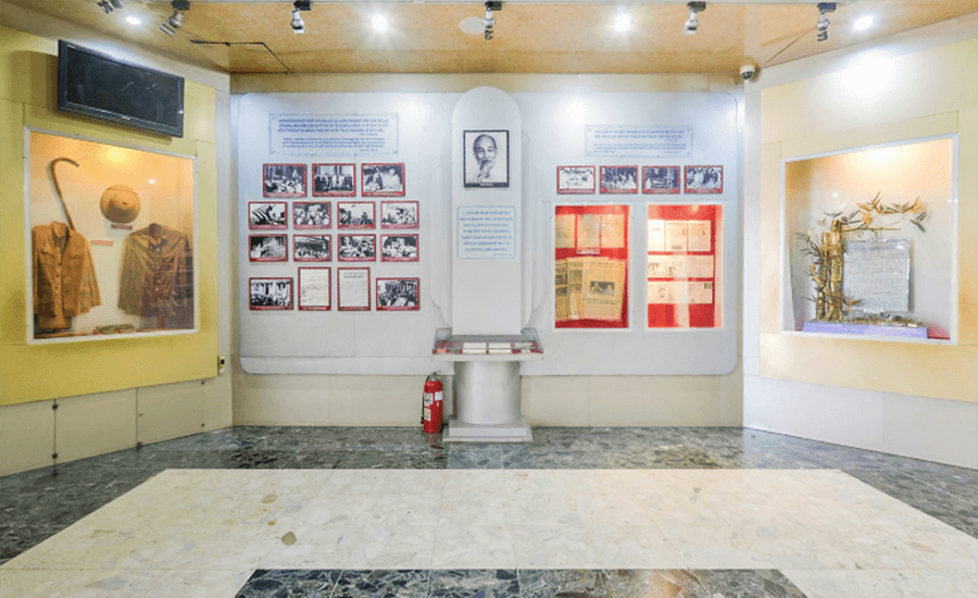 display in Dragon wharf