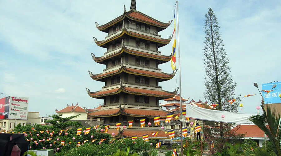 Guanyin tower in Vinh Nghiem Pagoda