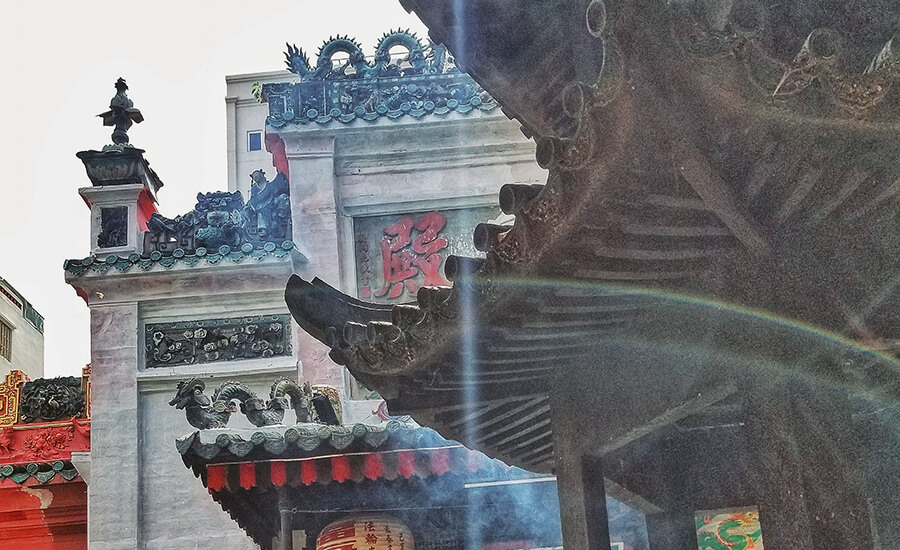 roof of Jade Emperor Pagoda