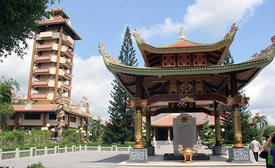 the inscription house in ben Duoc tunnel