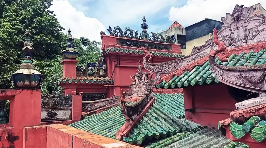 roof of Jade EmperorPagoda