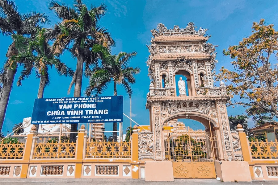 Entrance of Vinh Trang Pagoda