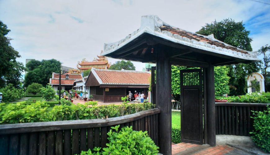 Duc Thanh School