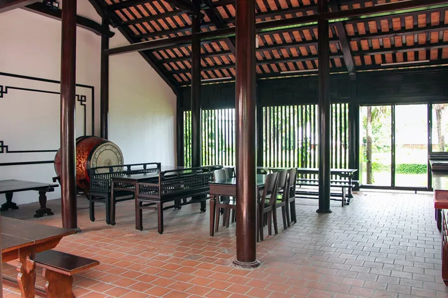 Duc Thanh School
