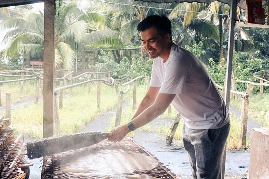 craft village of making Hu Tieu