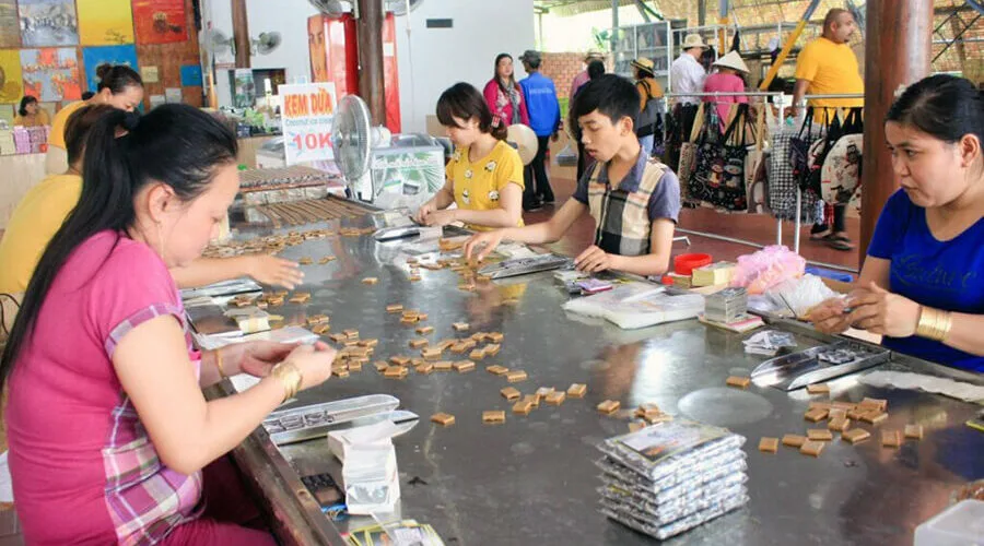 producing coconut candy