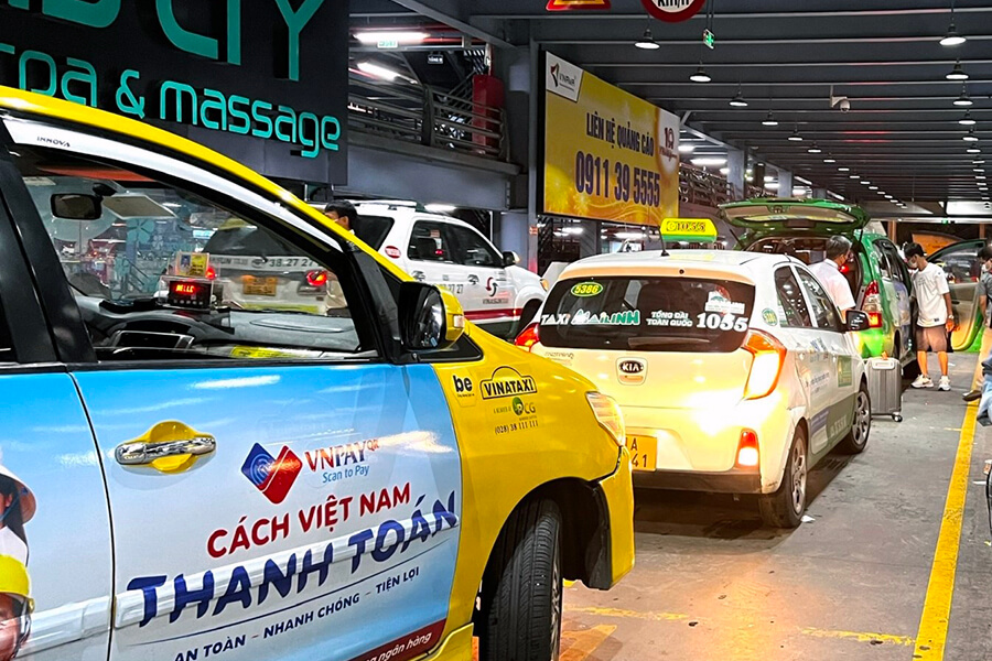 taxi services in Vietnam 
