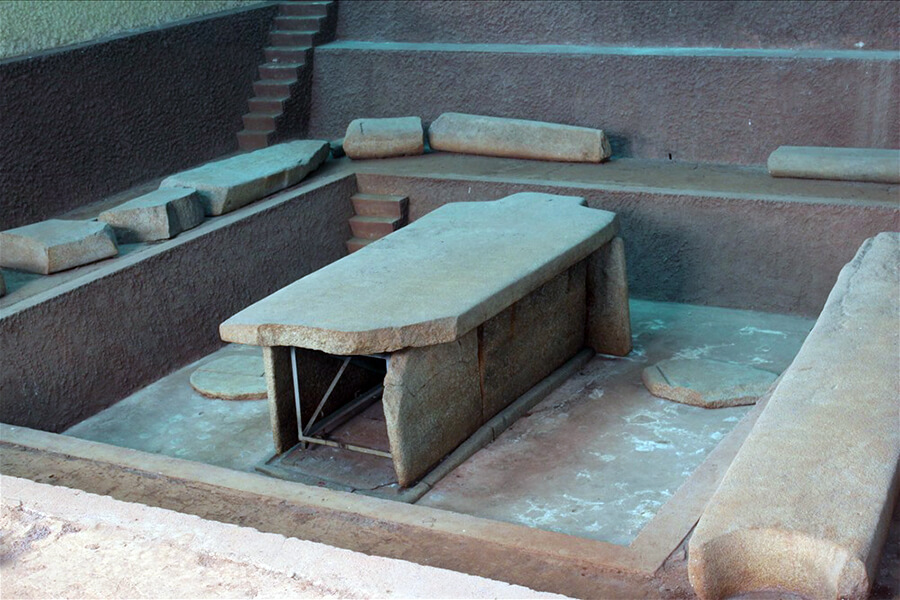 Hang Gon Ancient Tomb