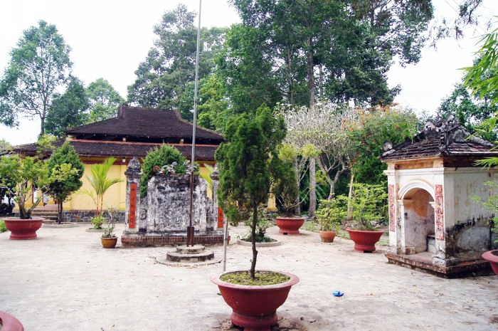 Hau Thanh communal house in May Islet