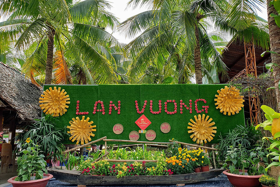 Lan Vuong Tourist Area