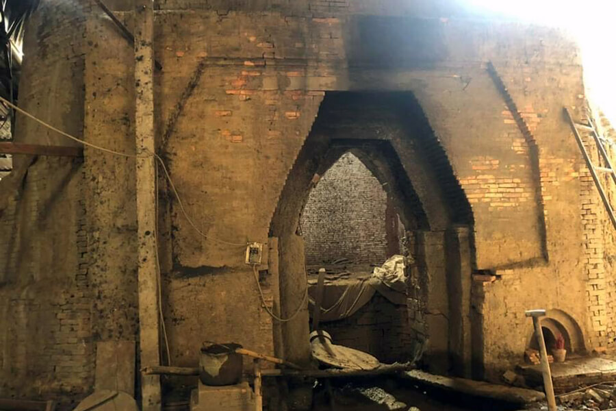 Mang Thit ceramic brick