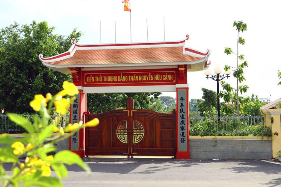 Nguyen Huu Canh Temple