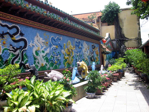 the back of Ong Temple