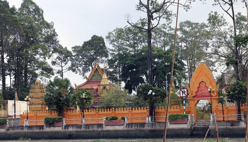 Pothisomron Pagoda