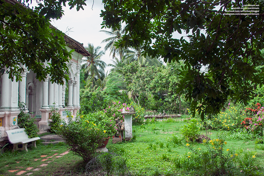 ancient house in Dong Hoa Hiep