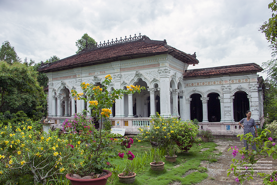 ancient house of Mr. Le Quang Xoat