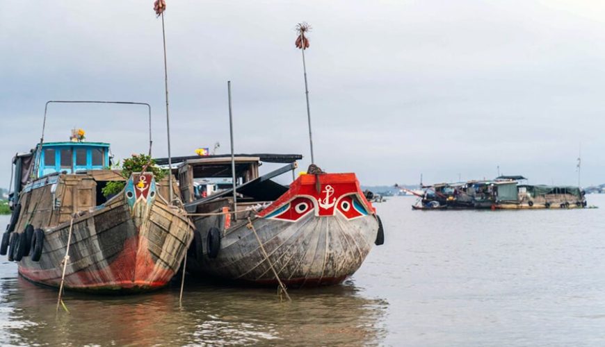 Long Xuyen Floating Market