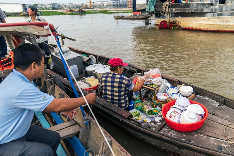 Long Xuyen Floating Market