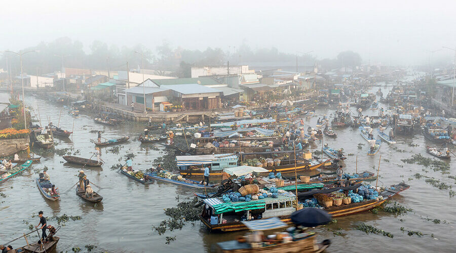 Nga Nam Floating market