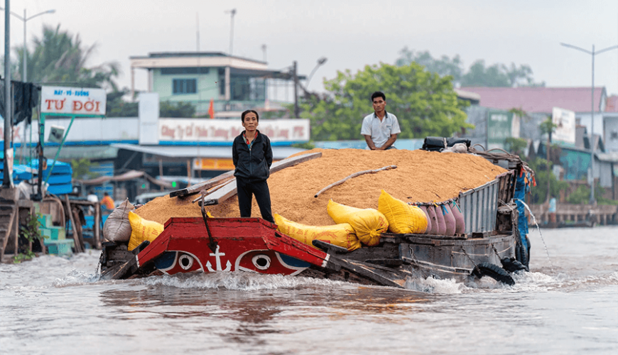 Nga Nam Floating Market