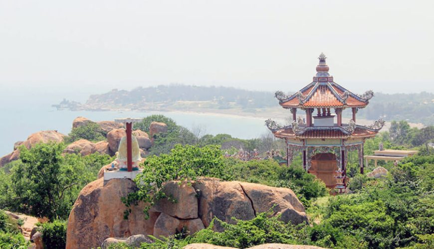 Co Thach pagoda